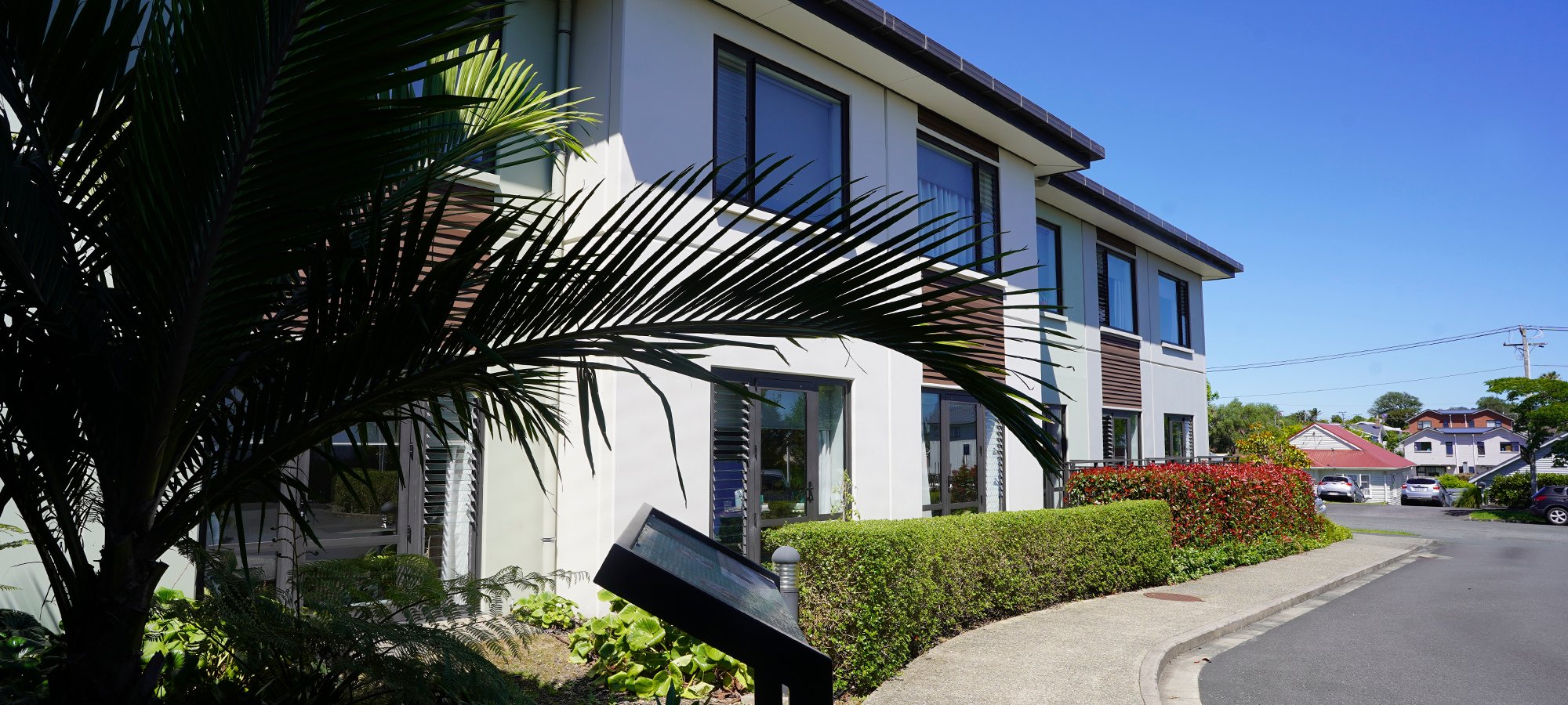 SV Website Template - Ivan Ward 1600 x 720 004a